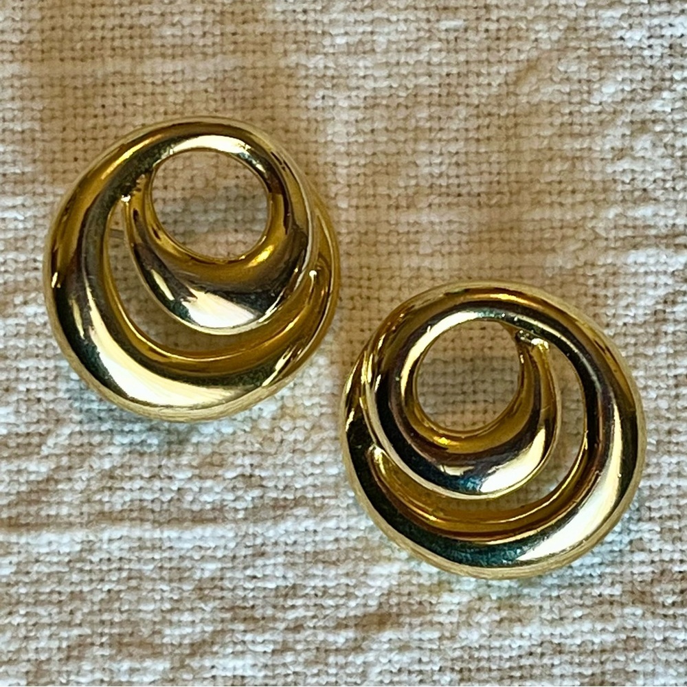 VTG 80’s 90’s Gold Tone Swirl Earrings